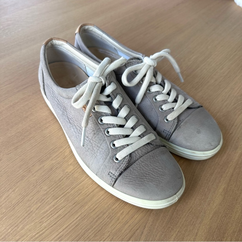 ECCO Soft 7 Extra Width Size 6 Shoes Low Top Leather Sneakers Gray Taupe Lace Up